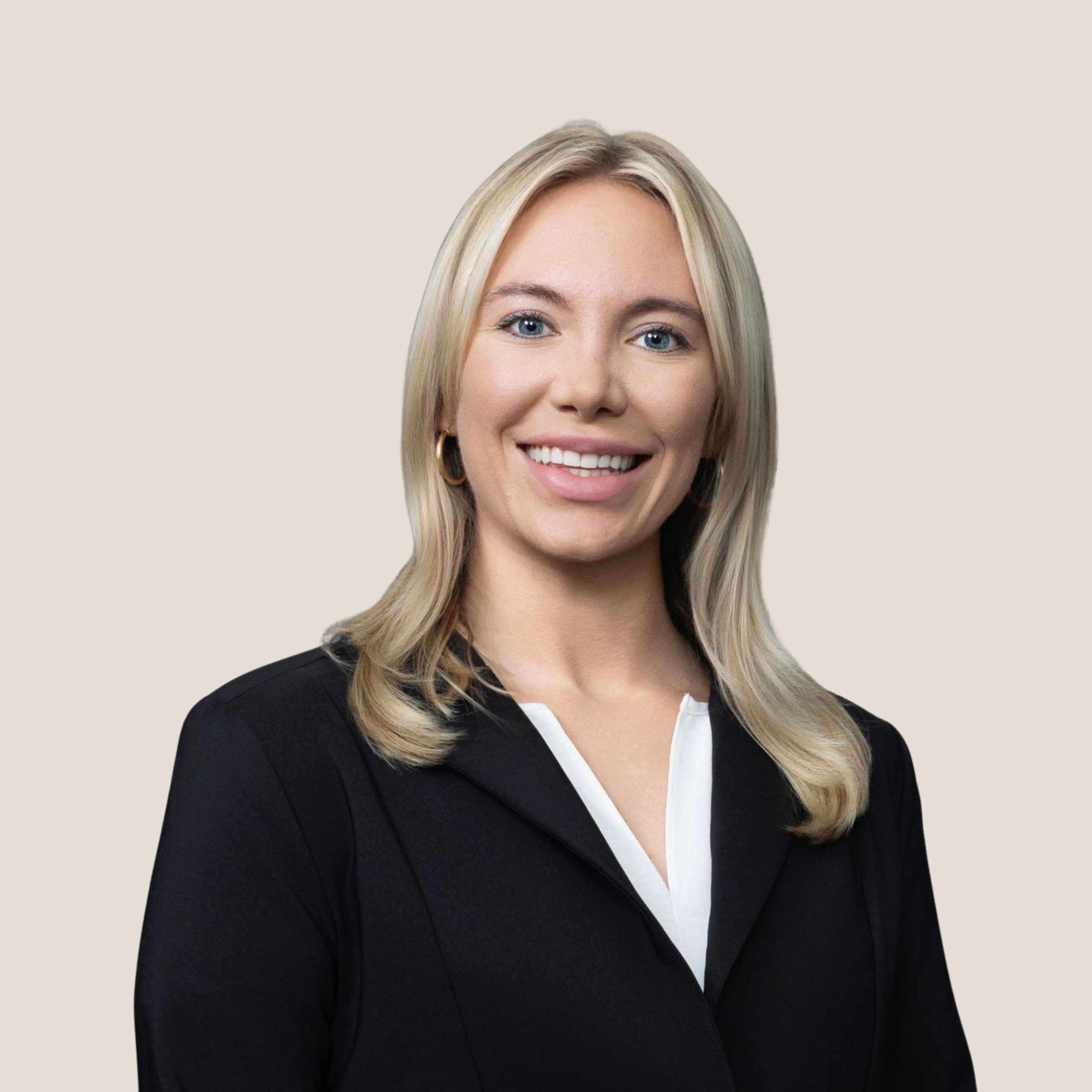 Keelie Navia, Agent